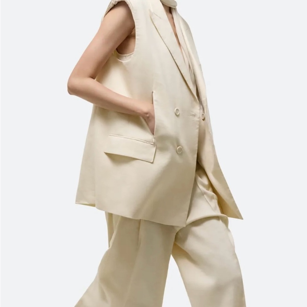 Helmut Lang Ivory Sleeveless Blazer - Picture 3 of 7